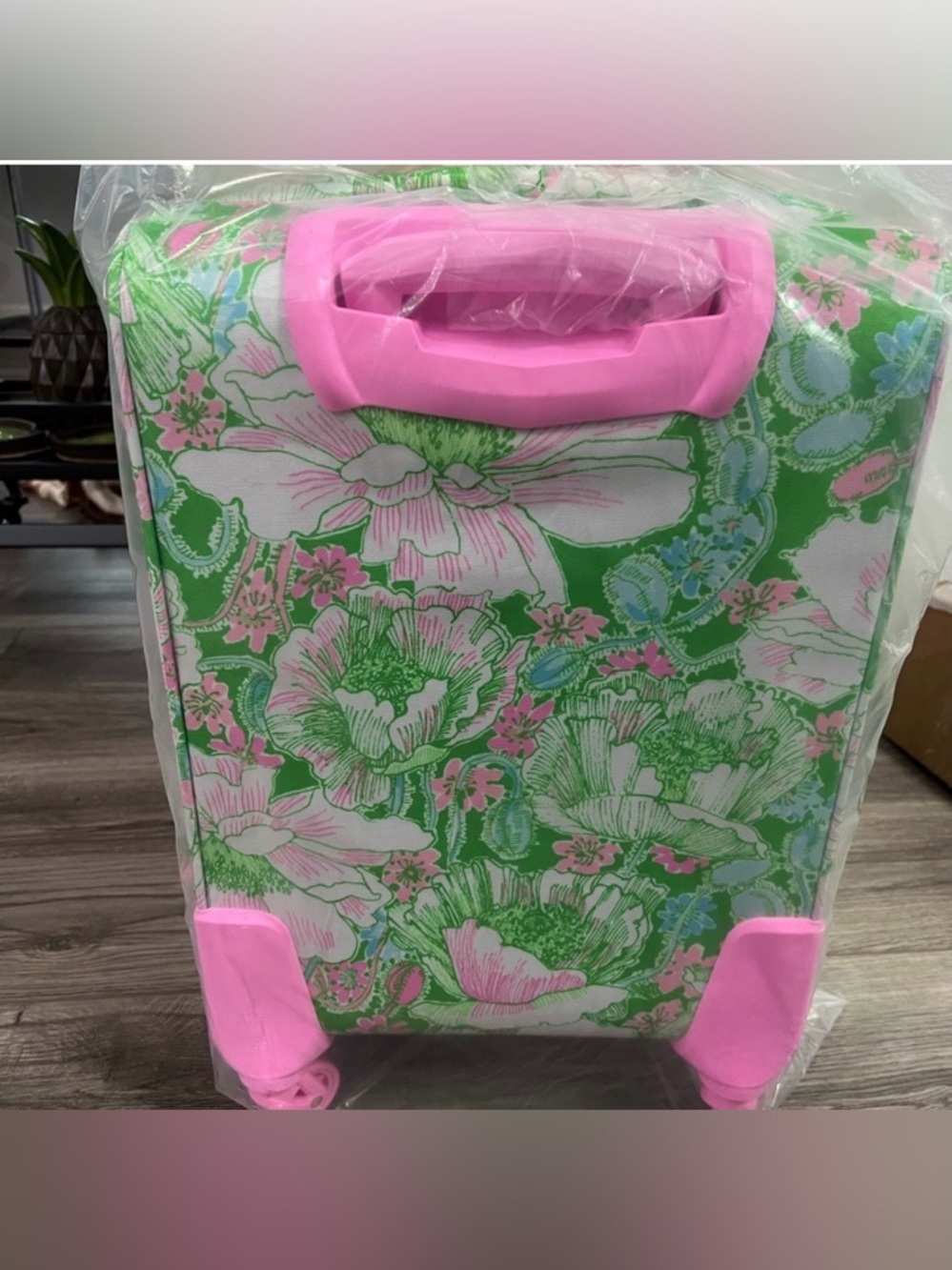 NWT Lilly Pulitzer Rolling Suitcase, Garment Bag, Packing Cubes - Luggage Set - Picture 6 of 10
